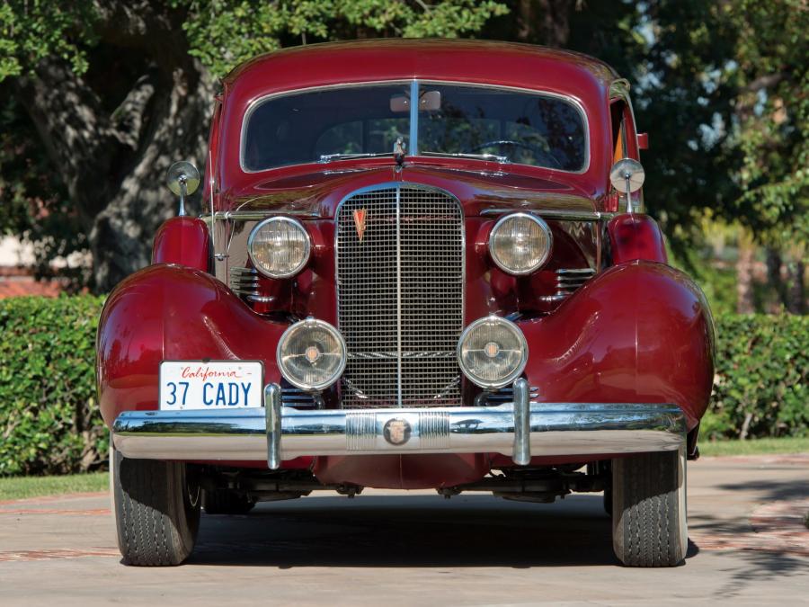  Cadillac Series 75 V8 Touring Sedan by Fleetwood 1937 года  (фото 3 из 8)